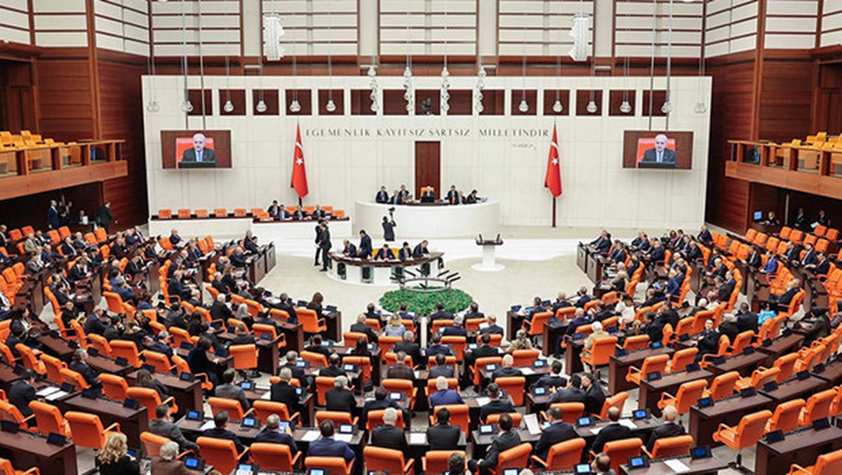 TBMM gündemi yükseköğretim! Öğrencilere af kapısı aralanıyor