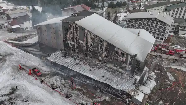 3 kişinin öldüğü Uludağ'daki otel yangınında avukattan skandal iddia: 'İtfaiye aracında su yoktu'