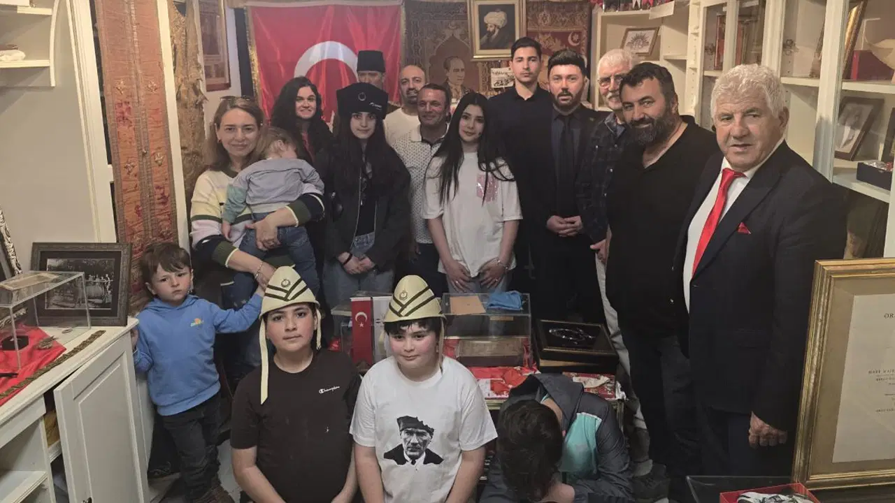 CHP Hollanda Birliği, 23 Nisan'ı Rotterdam'daki Atatürk Müzesi'nde çocuklarla kutladı