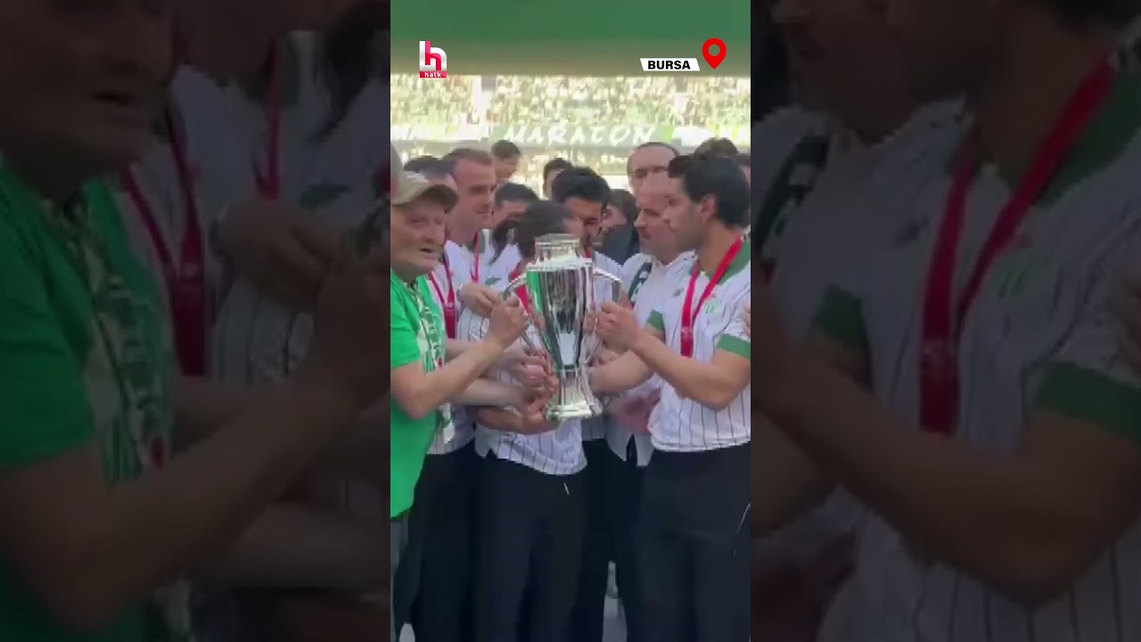 Bursaspor şampiyonluk töreninde gergin anlar! TFF Başkanı İbrahim Hacıosmanoğlu protesto edildi!