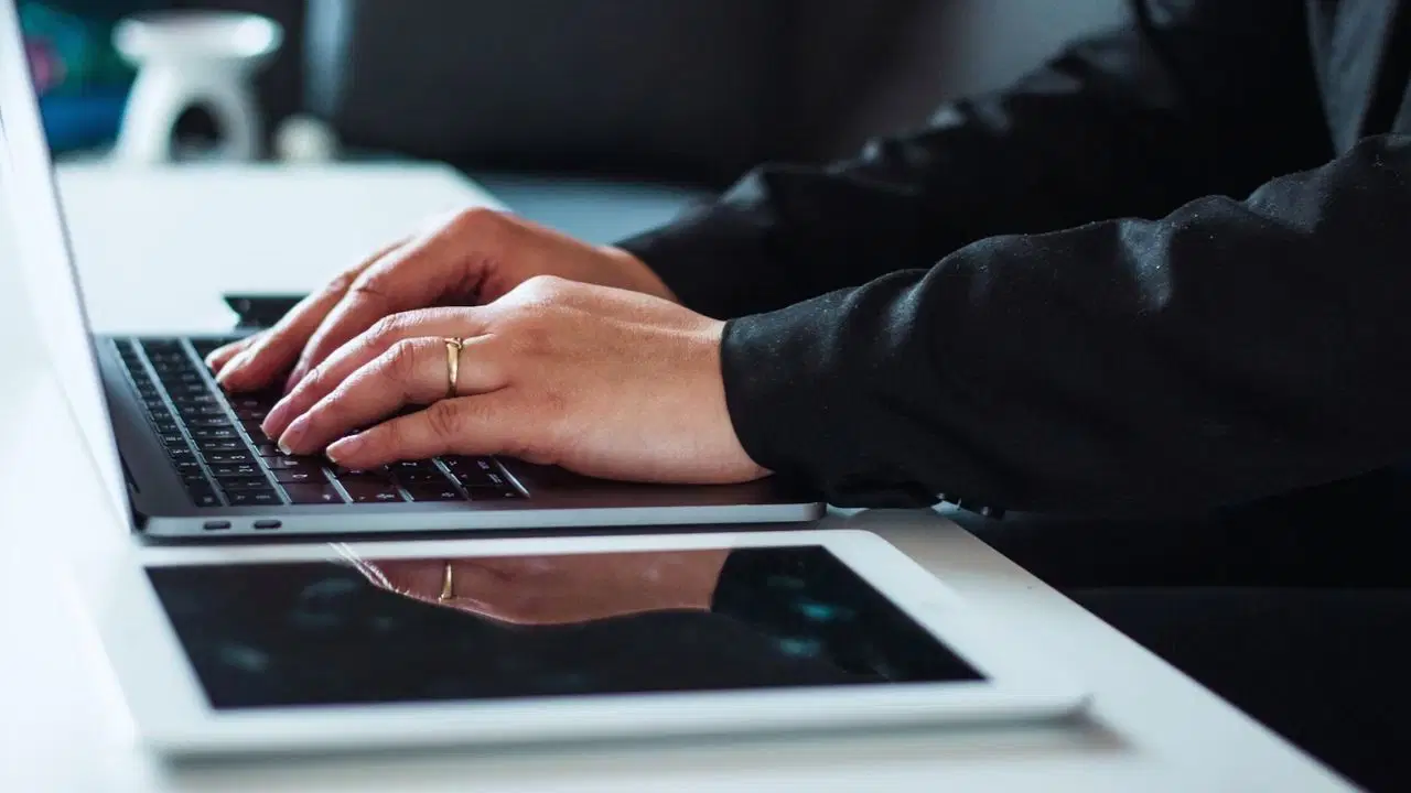 Yaratıcılık ölüyor mu? Herkesi birbirine benzeten yapay zeka bizi aptallaştırıyor olabilir mi?