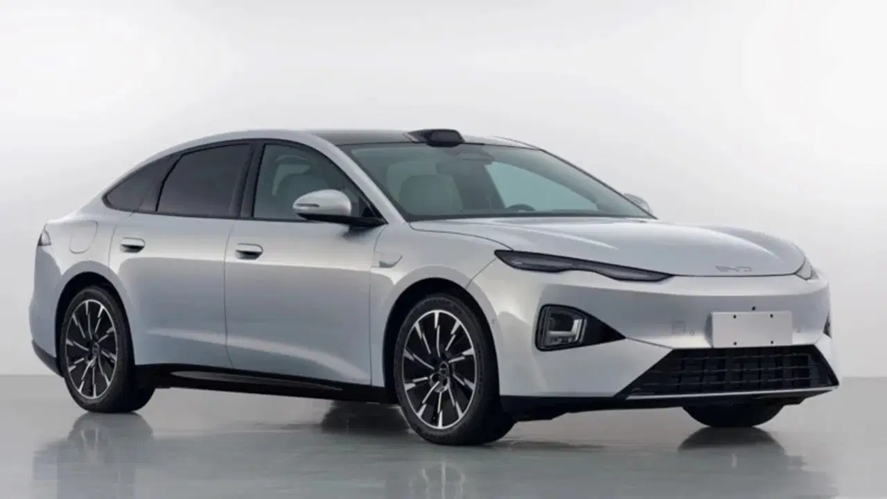 BYD'nin yeni model hamlesi: Otomotivde 'erken eskitme' dönemi mi başlıyor?