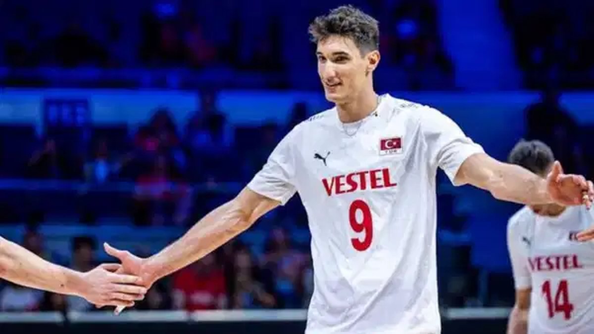 Galatasaray Voleybol Takımı, yeni sezon hazırlıkları kapsamında genç ve başarılı voleybolcu Ramazan Efe Mandıracı'yı kadrosun