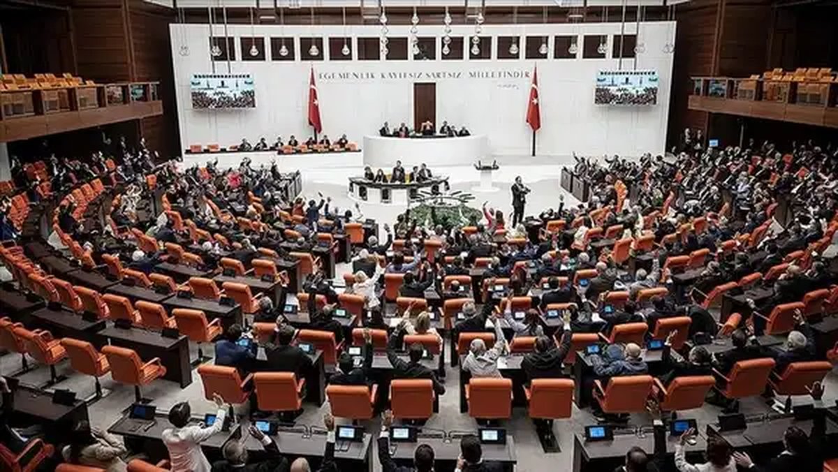 TBMM Genel Kurulu'nda, Türkiye, Suudi Arabistan ve Pakistan arasında Mekke'de imzalanan ve üç ülkeden birine yönelik bir