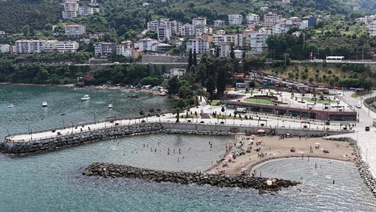 Mahkeme karar vermişti: Gökdelenler yıkıldı, kumsal halka açıldı