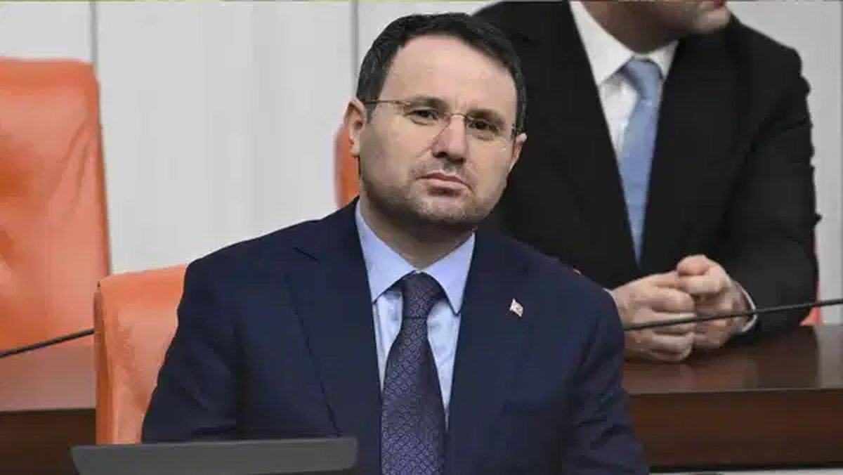 Bakan Gürlek duyurdu: 52 orman yangınında 34 şüpheli tespit edildi