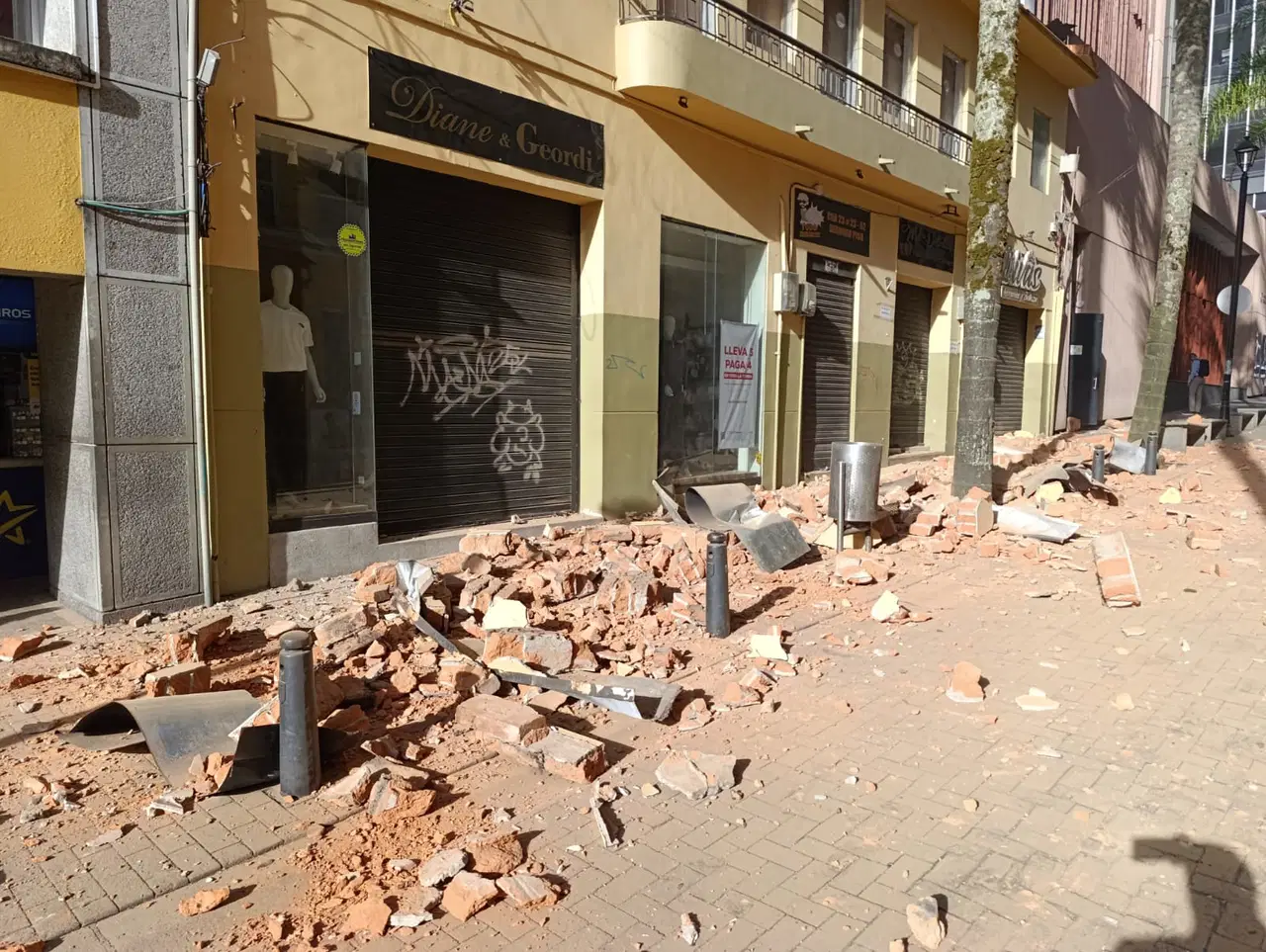 Kolombiya'nın Pasifik kıyısındaki Choco bölgesinde Richter ölçeğine göre 7.