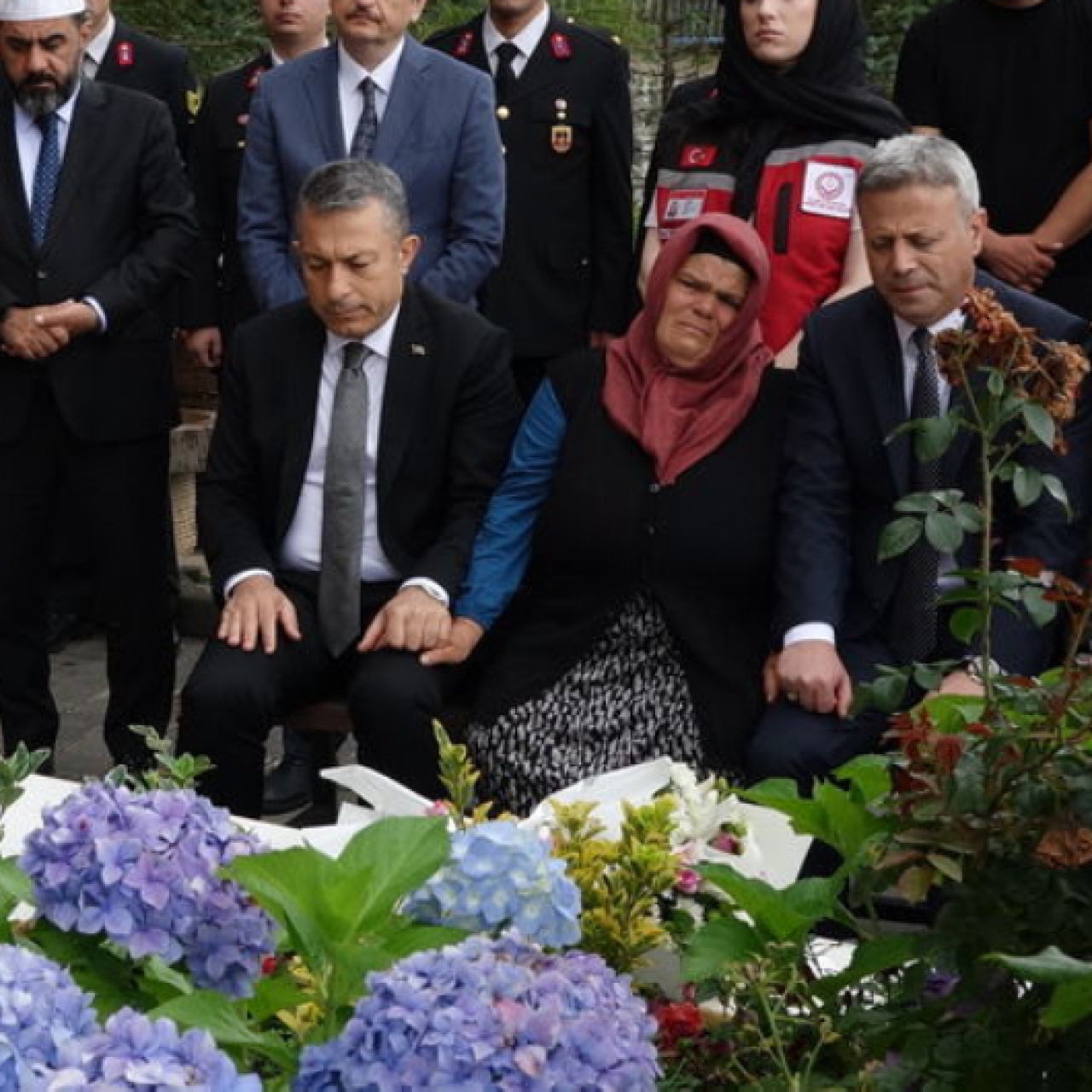 Şehit Eren Bülbül, kabri başında anıldı