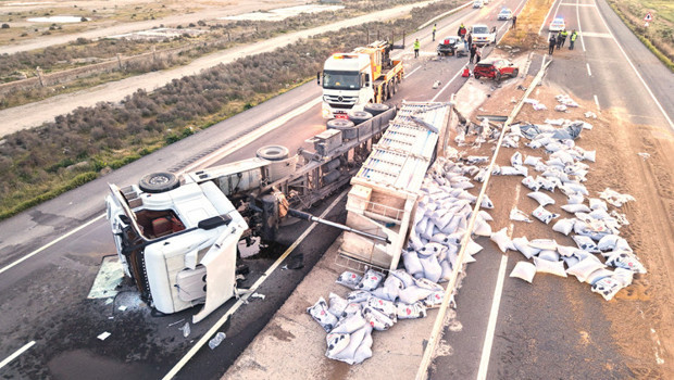 Yardım molasında zincirleme kaza! 1 ölü 5 yaralı