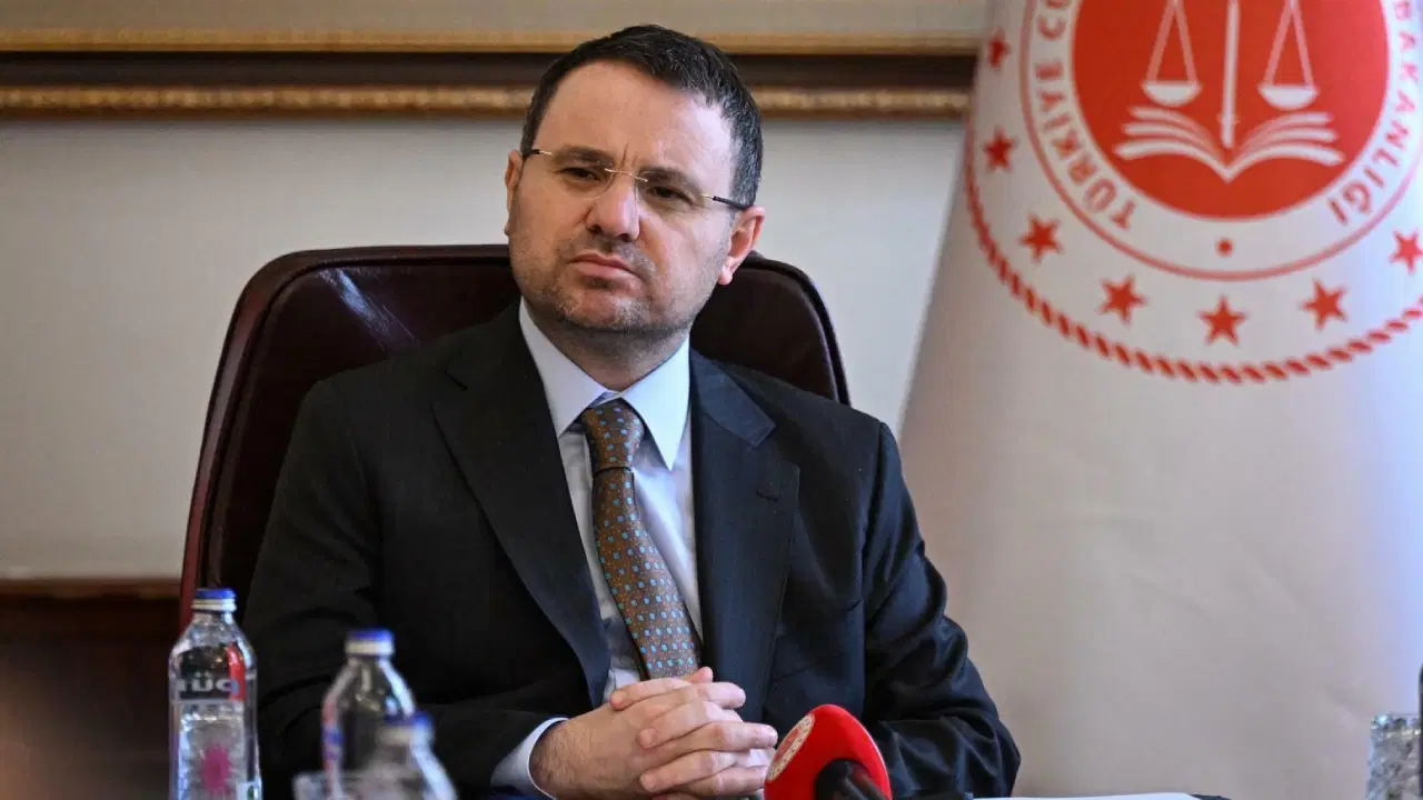 Ankara Cumhuriyet Başsavcılığı'nın talimatıyla, Süleymancılar cemaatiyle bağlantılı olduğu iddia edilen Alihan Kuriş liderliğ