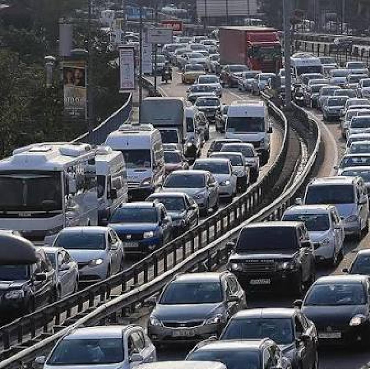 Türkiye'de trafik ve kasko sigortalarında ödenen tazminat tutarlarında önemli bir artış yaşandı.