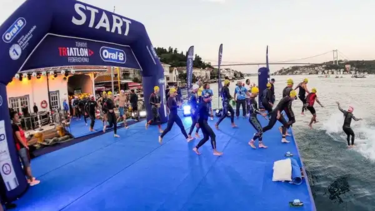 2026 İstanbul Boğaziçi Triatlonu büyük heyecana sahne oldu