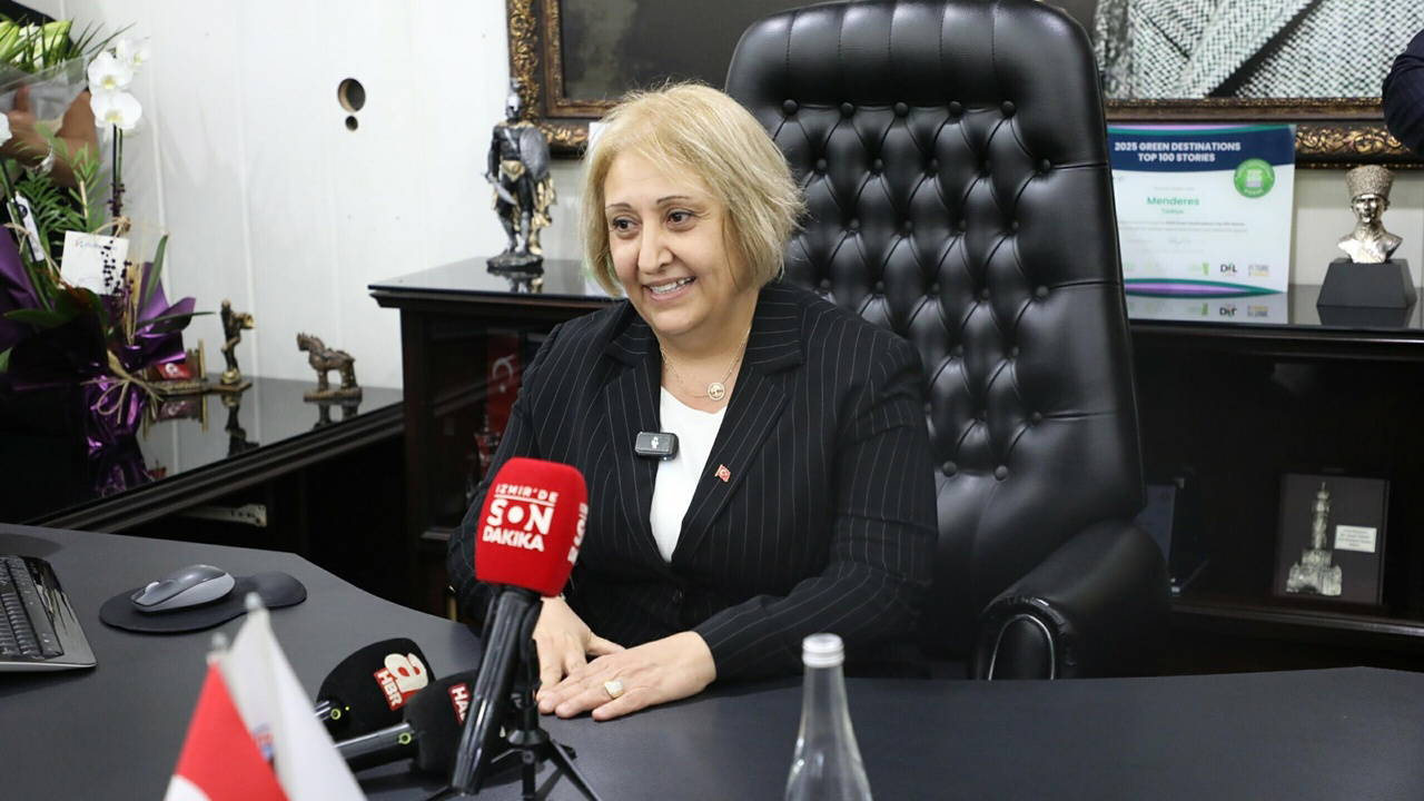 Menderes Belediyesi AKP'ye geçti: İlk hamleleri Erdoğan'ın fotoğrafını asmak oldu