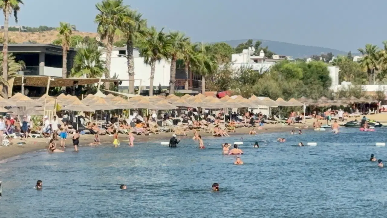 Türkiye genelinde etkili olan sıcak hava dalgası, özellikle batı ve güney bölgelerinde yaşamı olumsuz etkilemeye devam ediyor
