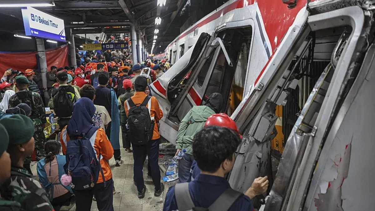 Endonezya'da tren kazası: 4 ölü, 38 yaralı