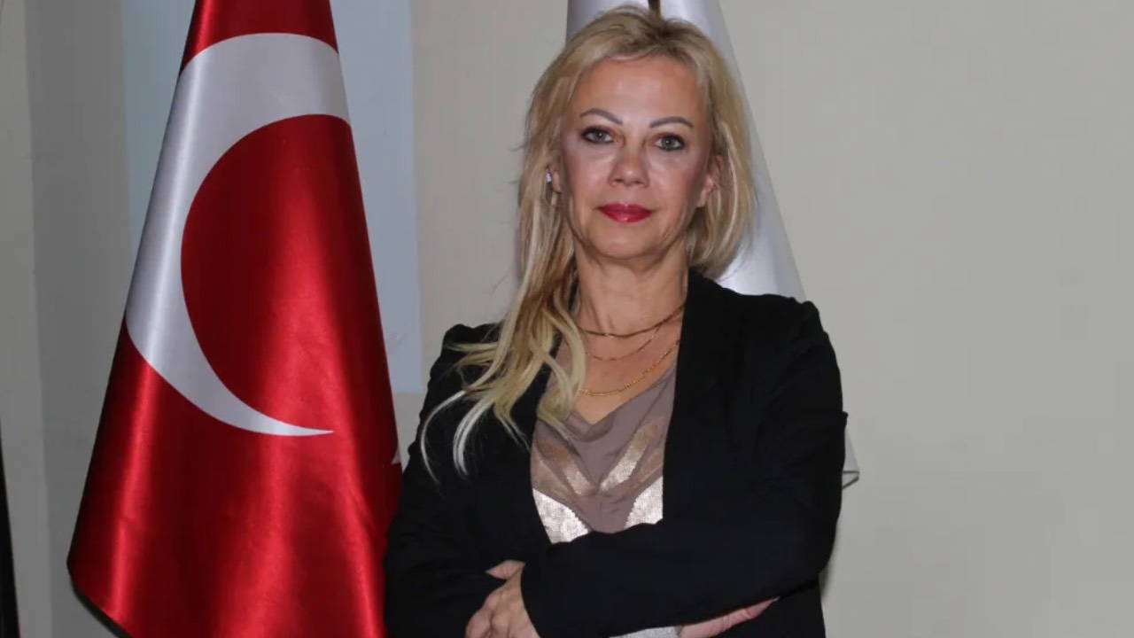 İzmir Gazeteciler Cemiyeti Başkanı Dilek Gappi, cemiyetin yayımladığı bir açıklama sonrasında Basın Savcılığı tarafından ifad