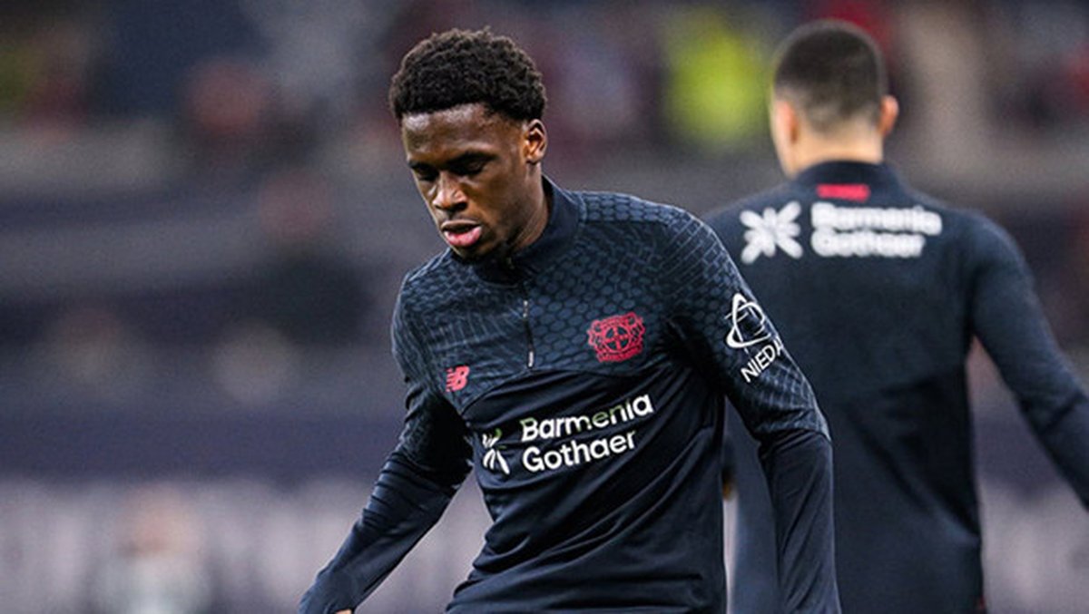 Beşiktaş, Bayer Leverkusen'in Hollandalı kanat oyuncusu Ernest Poku'yu kadrosuna katmak için önemli bir adım attı.