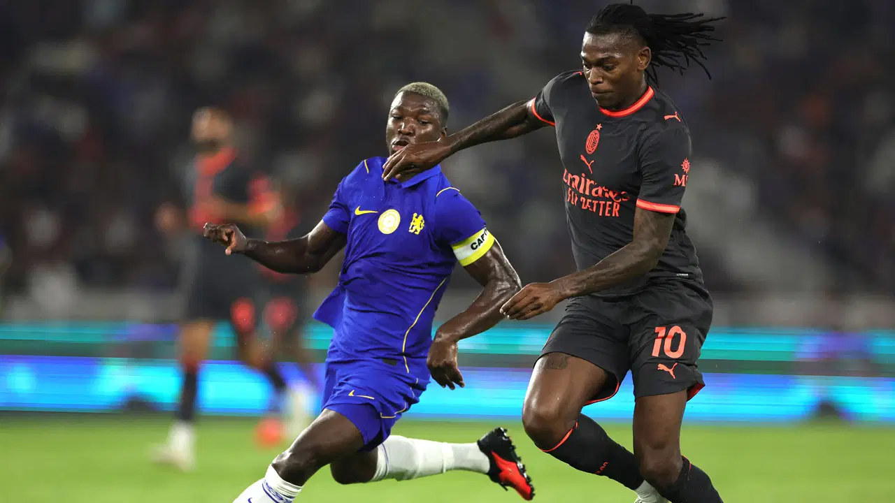 Galatasaray'ın uzun süredir transfer gündeminde yer alan yıldız oyuncu Rafael Leao için Milan ile temasları sürüyor.