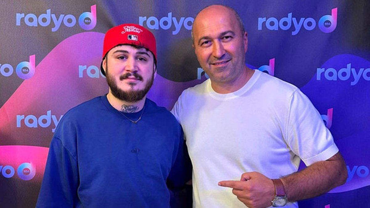 Başarılı rap sanatçısı Doğu Swag, Radyo D'de Fatih Uslu'nun sunduğu Stüdyo D programına konuk olarak 