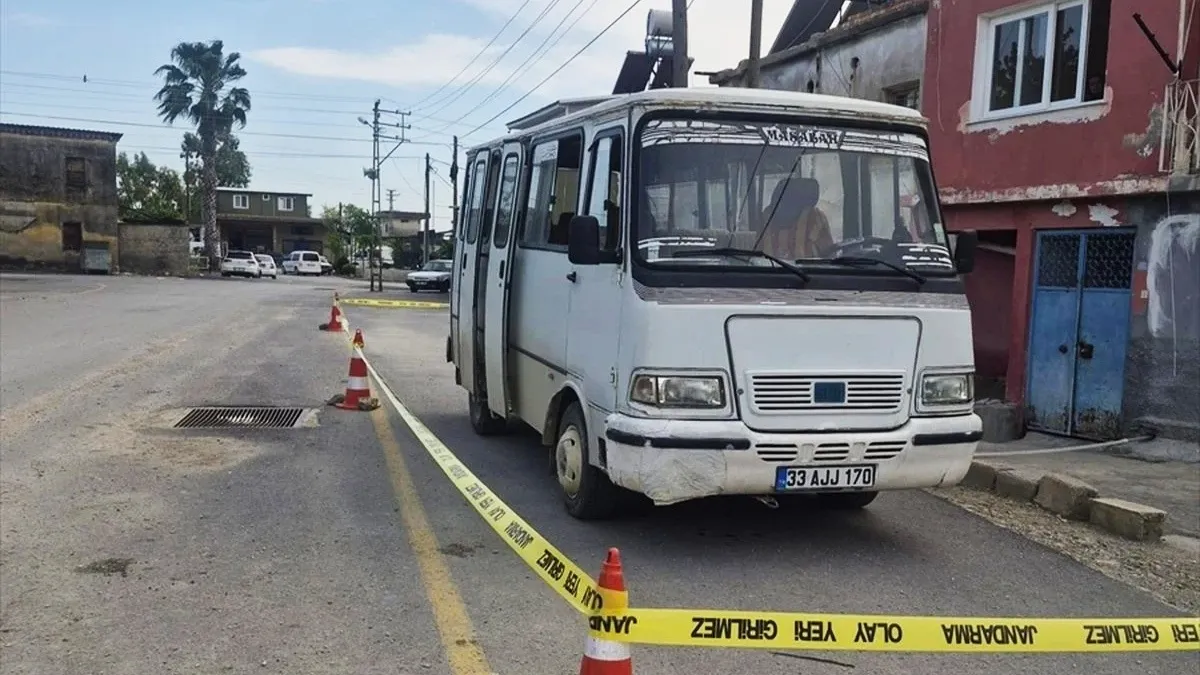 2 Yaşındaki çocuk babasının kullandığı minibüsün çarpması sonucu öldü