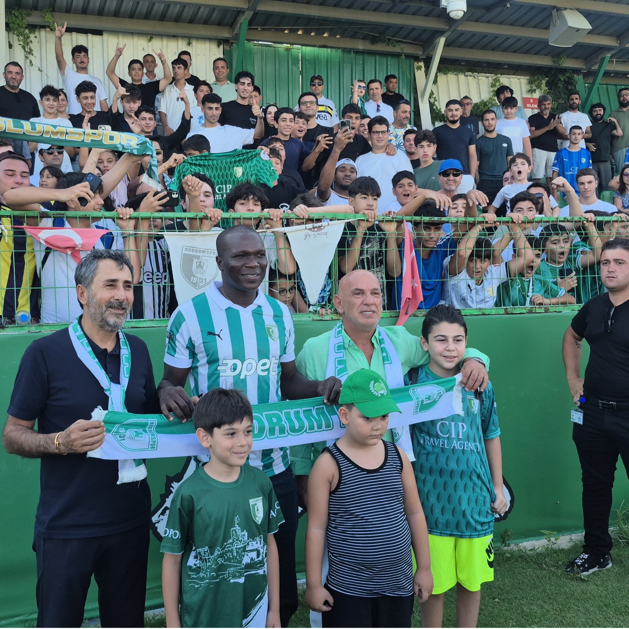 Bodrum Futbol Kulübü, Kamerunlu golcü Vincent Aboubakar ile 1+1 yıllık sözleşme imzaladığını duyurdu.
