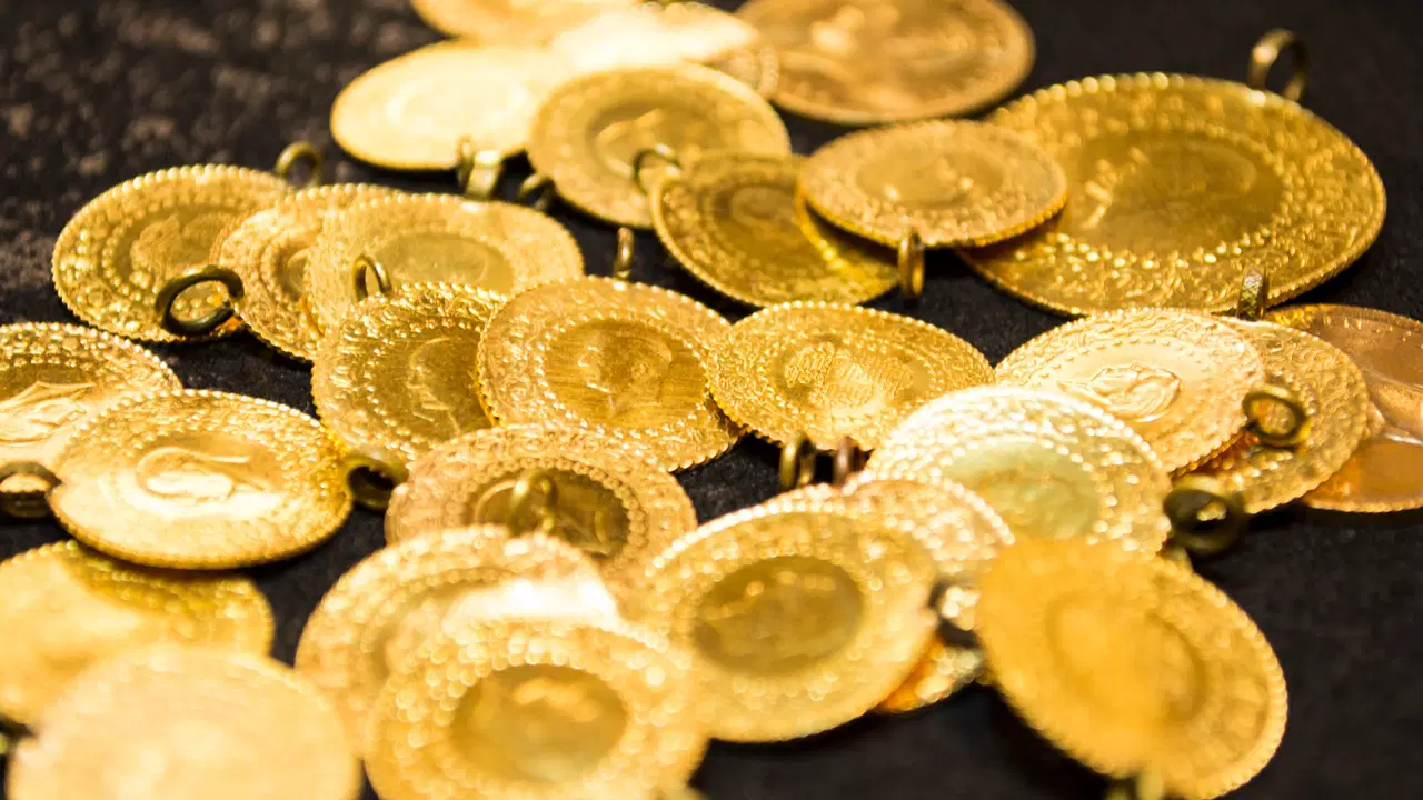 Altın fiyatlarında 'Hürmüz' depremi: Gram, çeyrek ve Cumhuriyet altını bugün ne kadar oldu? Güncel altın fiyatları 20 Nisan 2026 Pazartesi...