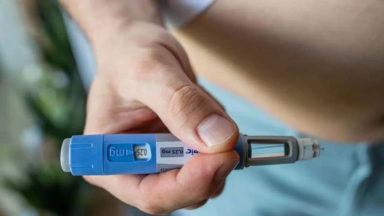 Son yıllarda popülerliği artan Wegovy ve Mounjaro gibi GLP-1 grubu kilo verme ilaçları ile elektronik sigara (vape)