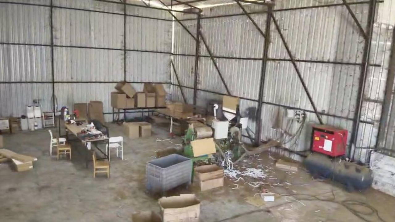 Kaçak sigara fabrikasına baskın: 610 bin makaron ele geçirildi