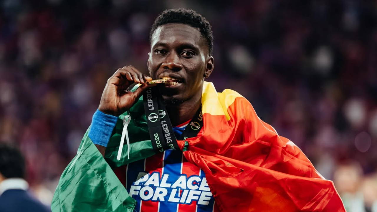 Crystal Palace'ın yıldız oyuncusu İsmaila Sarr'ın geleceğiyle ilgili belirsizlik sona erdi.