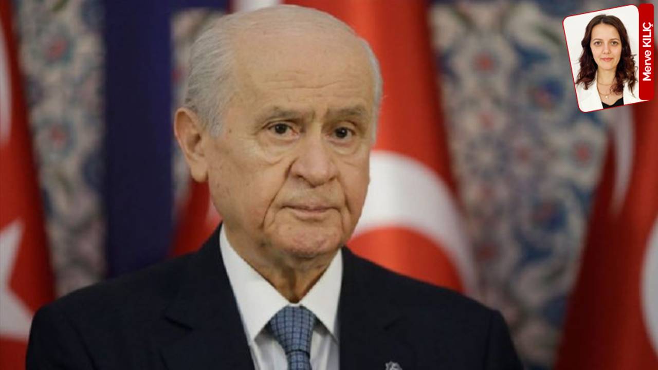 MHP Genel Başkanı Devlet Bahçeli'nin, AK Parti'deki Cumhurbaşkanlığı Hükümet Sistemi'ni değiştirme tartışmalarına mesafeli
