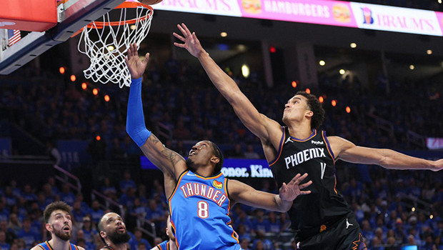 Oklahoma City serinin ilk maçında Phoenix Suns'ı sahadan sildi