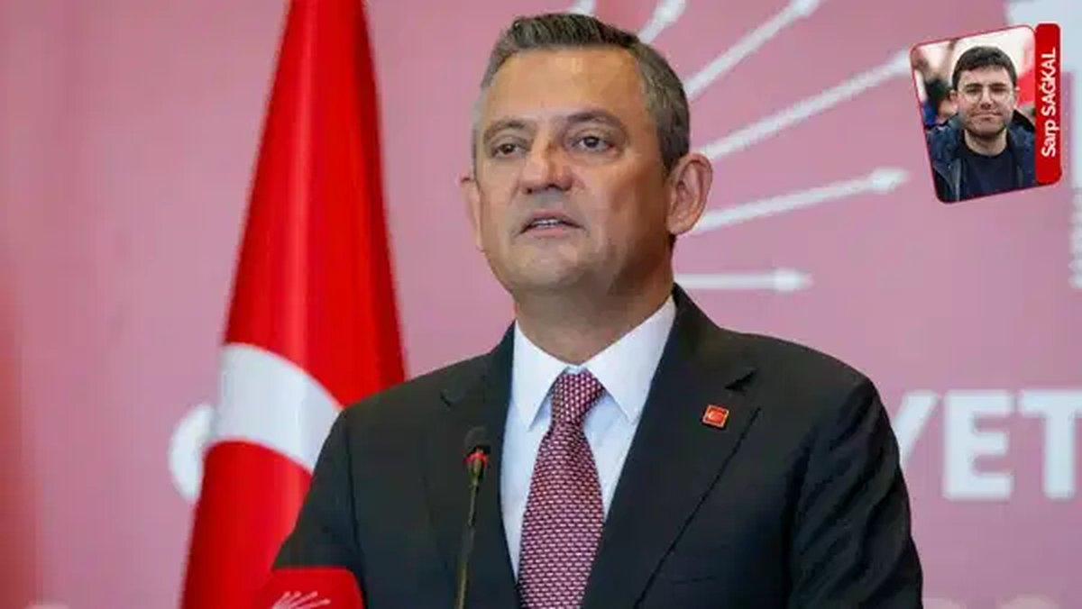 Yeni Parti'nin kuruluş sürecinde benimsediği, belediye başkanlarını partiye geçiş için zorlamama politikası, Üsküdar'da