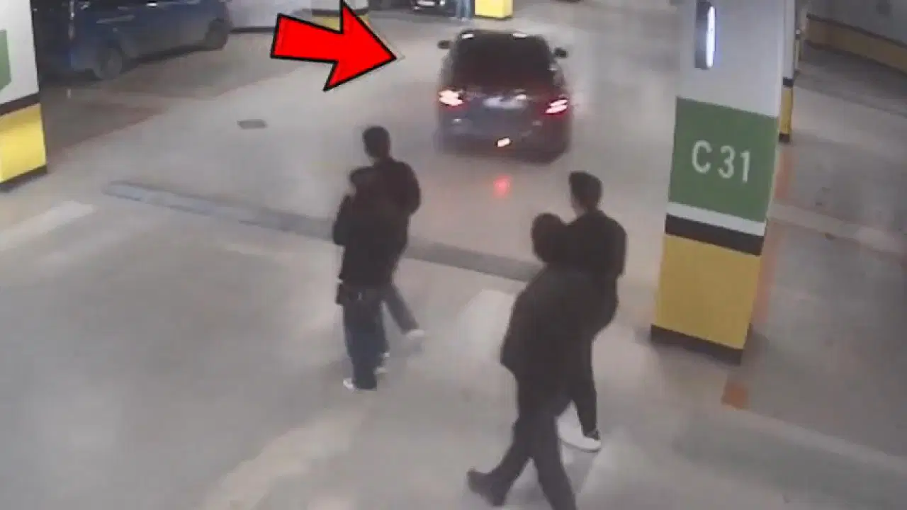 O anlar kamerada... Sarıyer’de AVM otoparkında drift: 5 sürücüye ceza yağdı, 1 araç trafikten men edildi