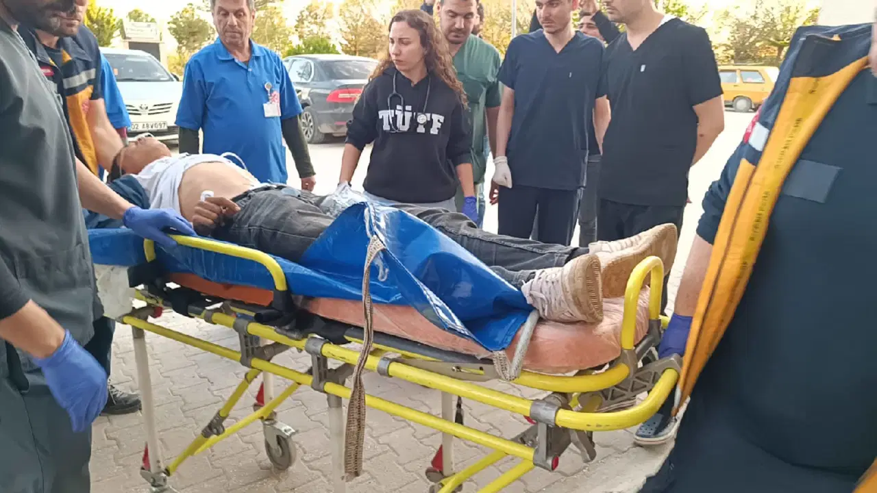 Husumetli komşular arasında çıkan kavga kanlı bitti: Biri ağır, 4 kişi yaralandı