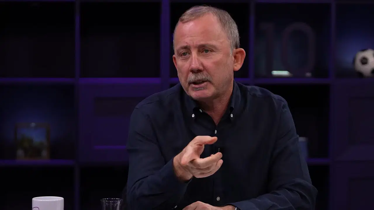 Futbol yorumcusu Sergen Yalçın, katıldığı bir YouTube programında Trendyol Süper Lig'deki Fenerbahçe'nin durumu hakkında dikk