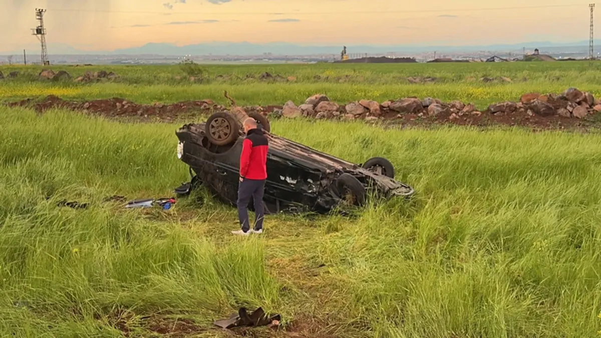 Diyarbakır'da can pazarı: Devrilen araçta 7'si çocuk 10 kişi yaralandı