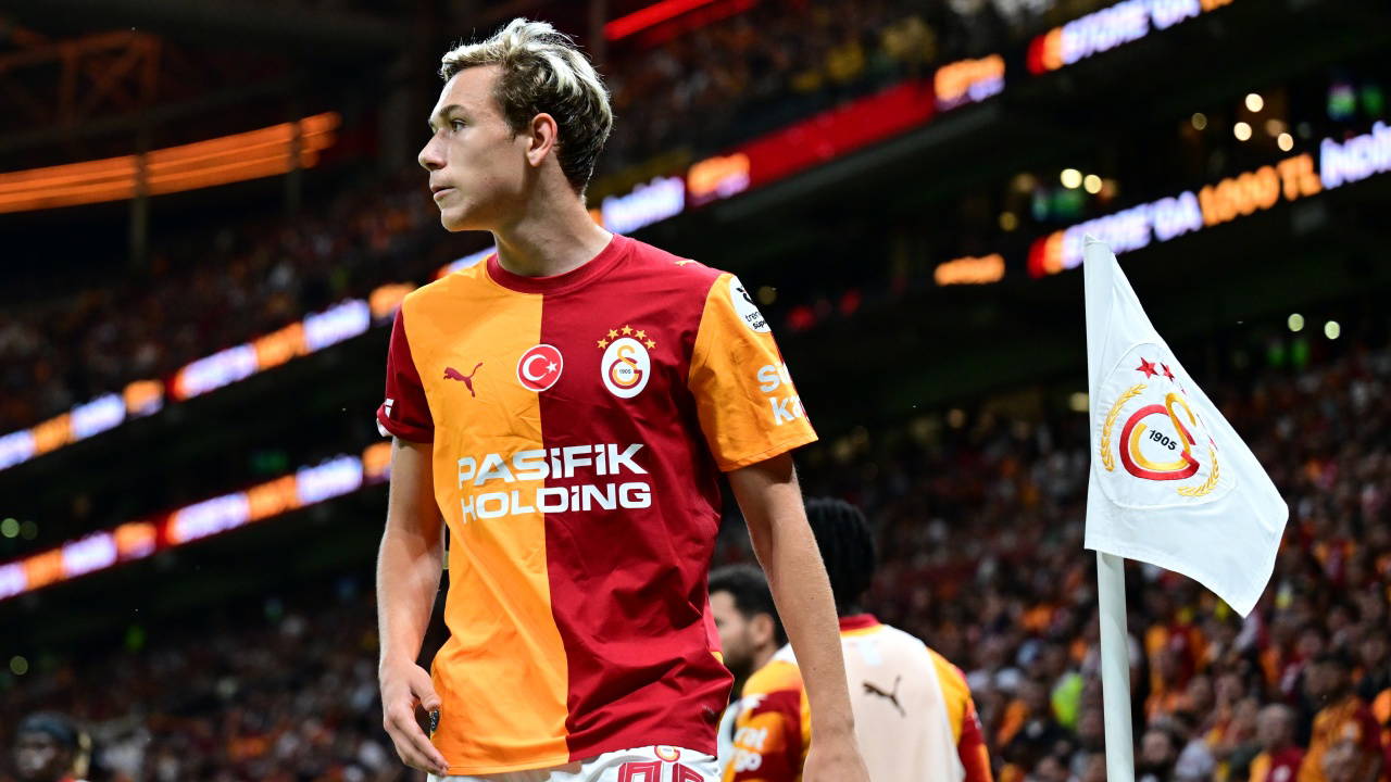 Aleksey Batrakov'dan Galatasaray yanıtı: 'Hayalimi gerçekleştirdim'