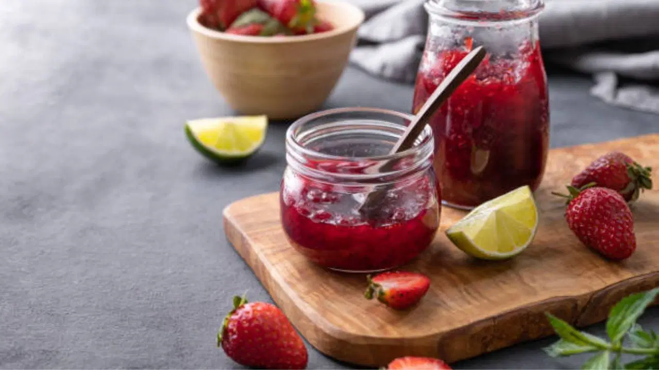 ​Yıllarca şekerlenmeyen ve rengi kararmayan kışlık reçelin sırrı: O bir damla limon ne zaman konur?