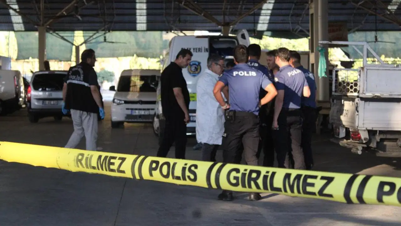 Turgutlu saldırısının ardından okul önünde hareketli anlar: Pompalı tüfekle gezen çocuklar gözaltına alındı