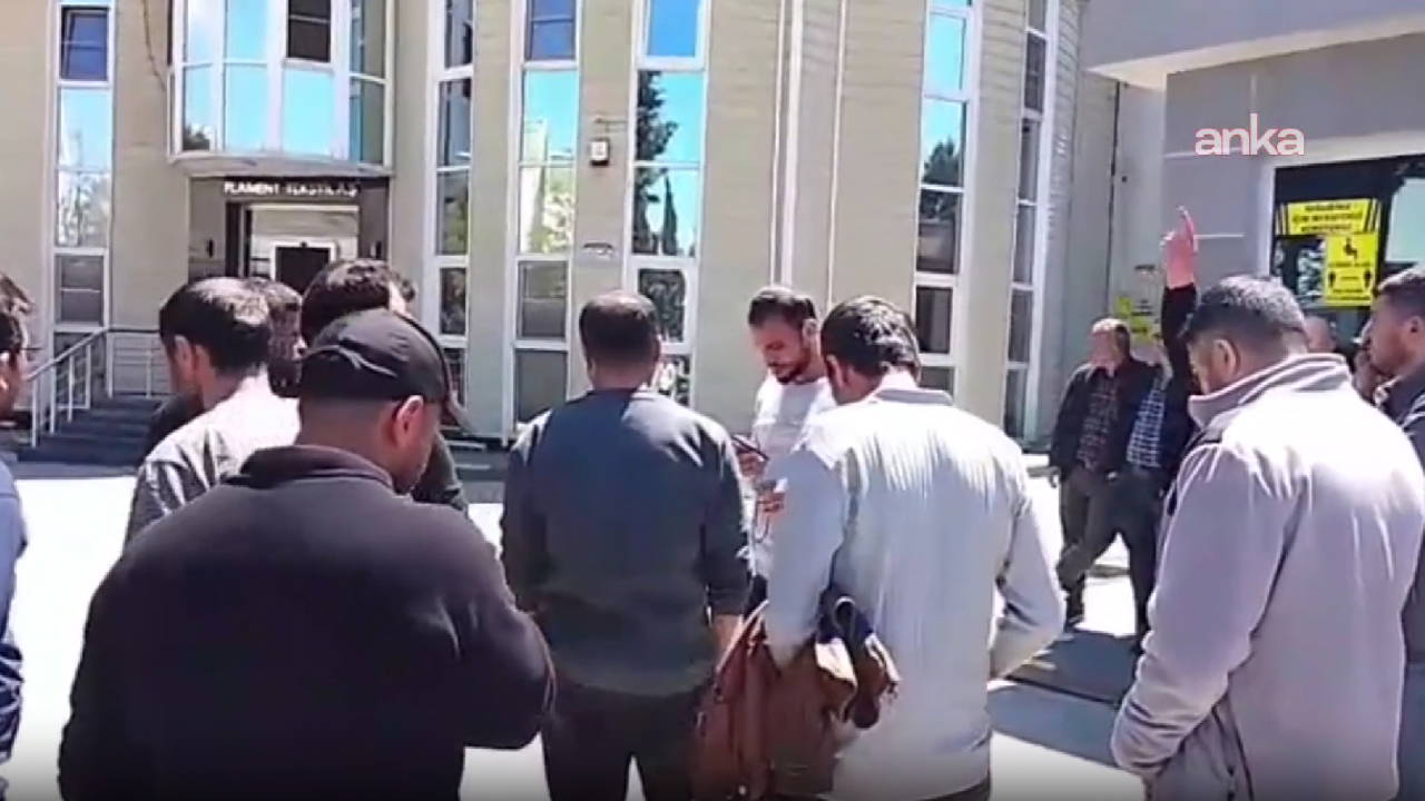 Gaziantep'te Flament Tekstil işçileri fabrika önünde protesto başlattı