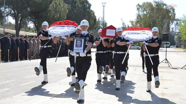Şehit polis memuru Serkan Hızlı için İzmir'de tören düzenlendi