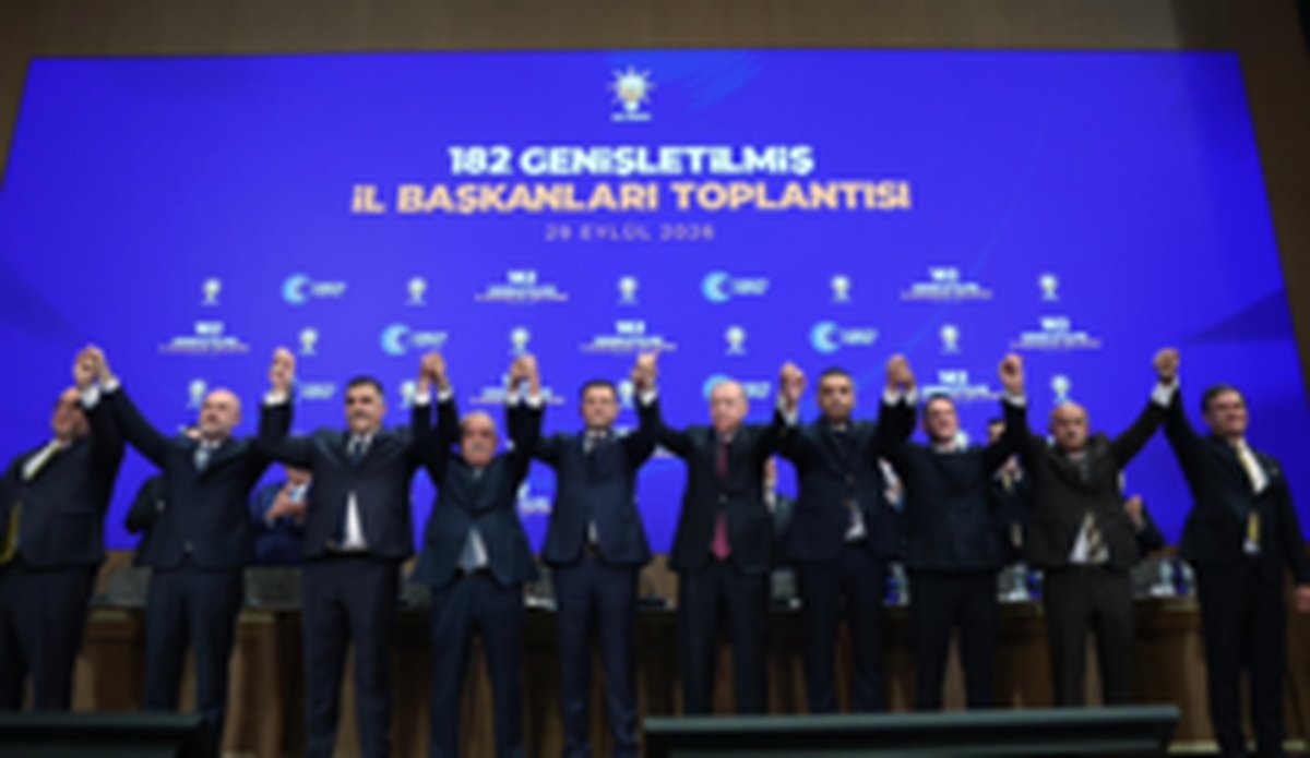 Cumhurbaşkanı ve AKP Genel Başkanı Recep Tayyip Erdoğan'ın katıldığı Genişletilmiş İl Başkanları Toplantısı'nda, dokuz ilçe b