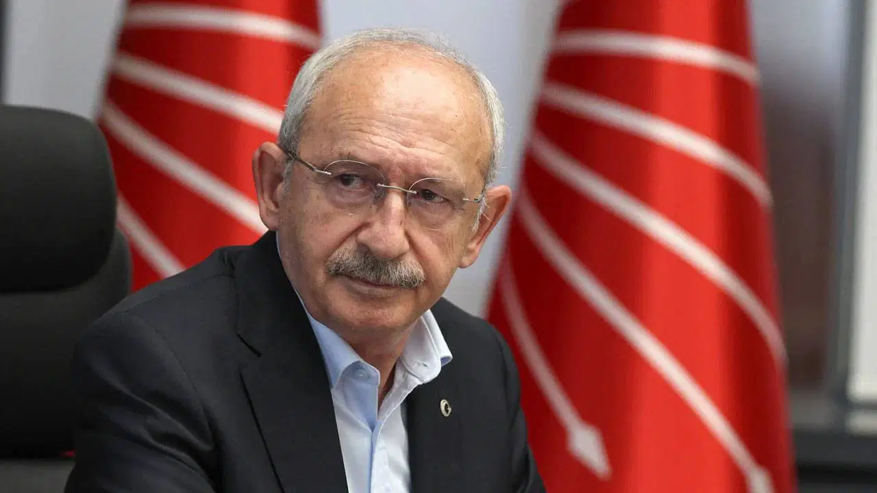CHP'de Kemal Kılıçdaroğlu'nun genel başkanlık koltuğuna dönmesinin ardından başlayan işten çıkarma süreci devam ediyor.