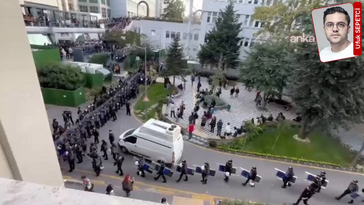 Boğaziçi Üniversitesi'nde öğrencilerin yemek ücretlerine yapılan üst üste zamlar büyük tepkiye neden oldu.