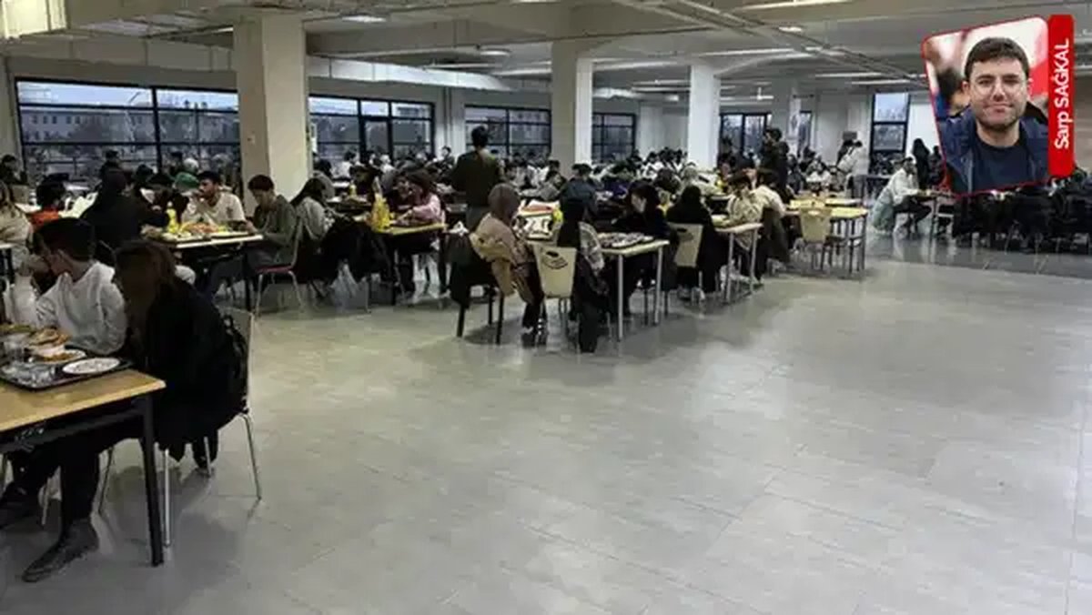 Boğaziçi Üniversitesi'nde öğrenciler, yeni eğitim yılının başlamasıyla birlikte yemek fiyatlarına gelen zamlara tepki göstere