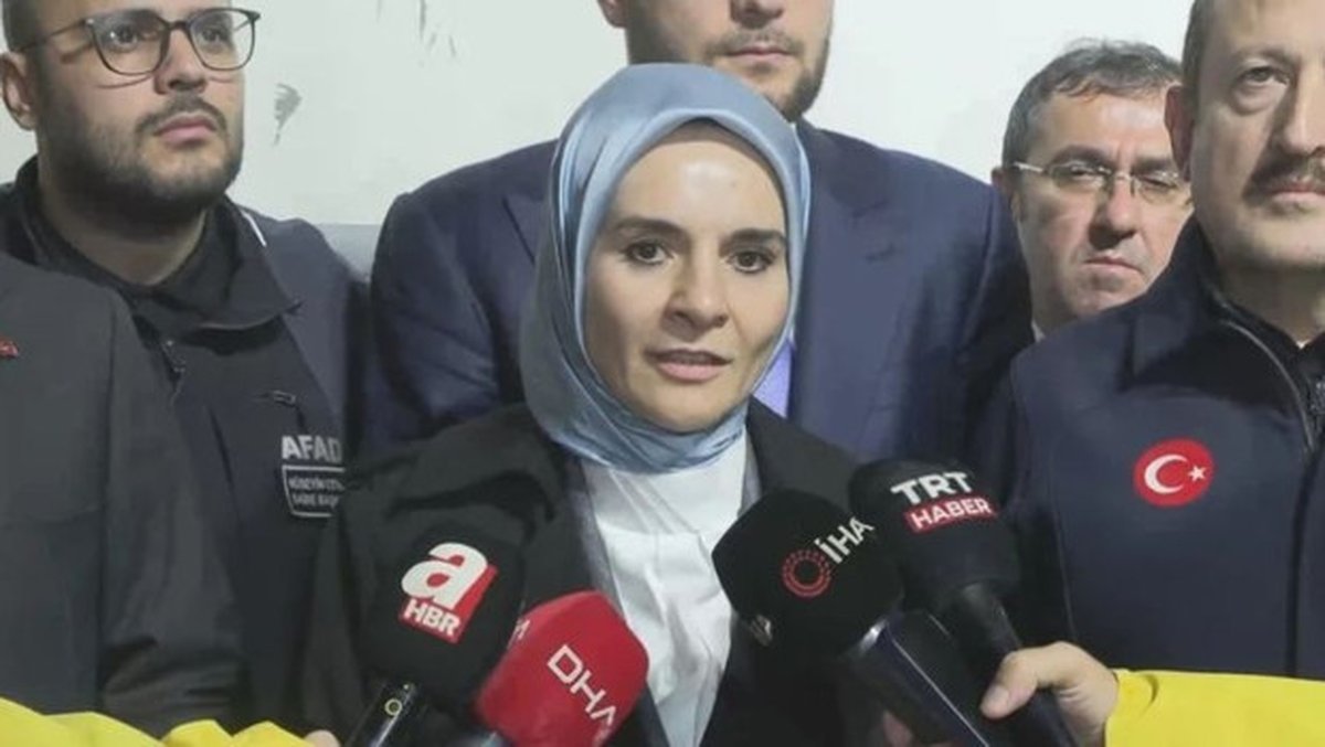 Aile ve Sosyal Hizmetler Bakanı Mahinur Özdemir Göktaş, Sarıyer Ayazağa'da sel felaketinin ardından incelemelerde bulundu.