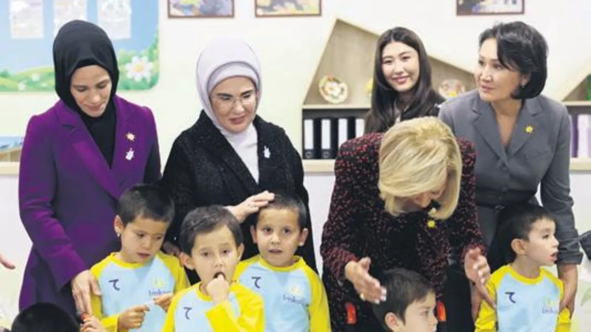 Emine Erdoğan, Özbekistan'ın başkenti Semerkant'ta düzenlenen 