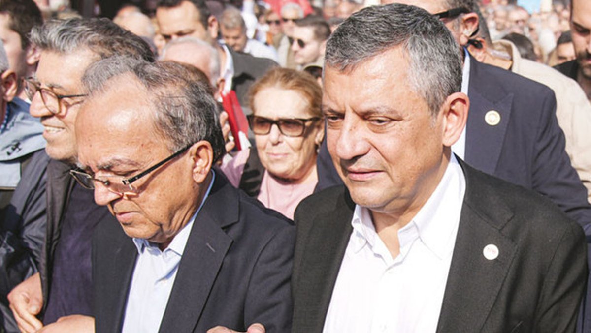 Özgür Özel: Gazetecilerin arkasındayız