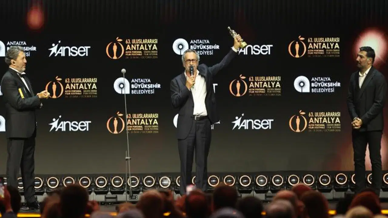 Altın Portakal Film Festivali'nde bu sözler yankılandı: 'Başta Murat Ağırel olmak üzere basın emekçilerine!'