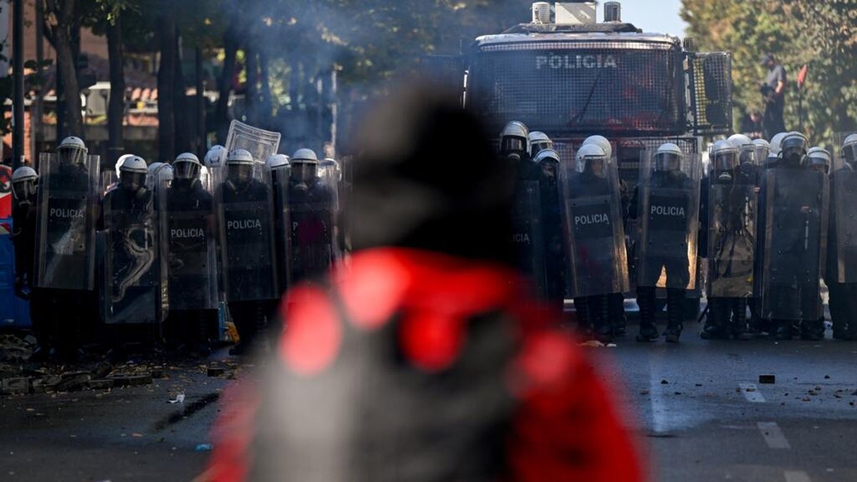 Arnavutluk'ta öğrenci eylemleri büyüyor: Protestolara karşı yeni yasa